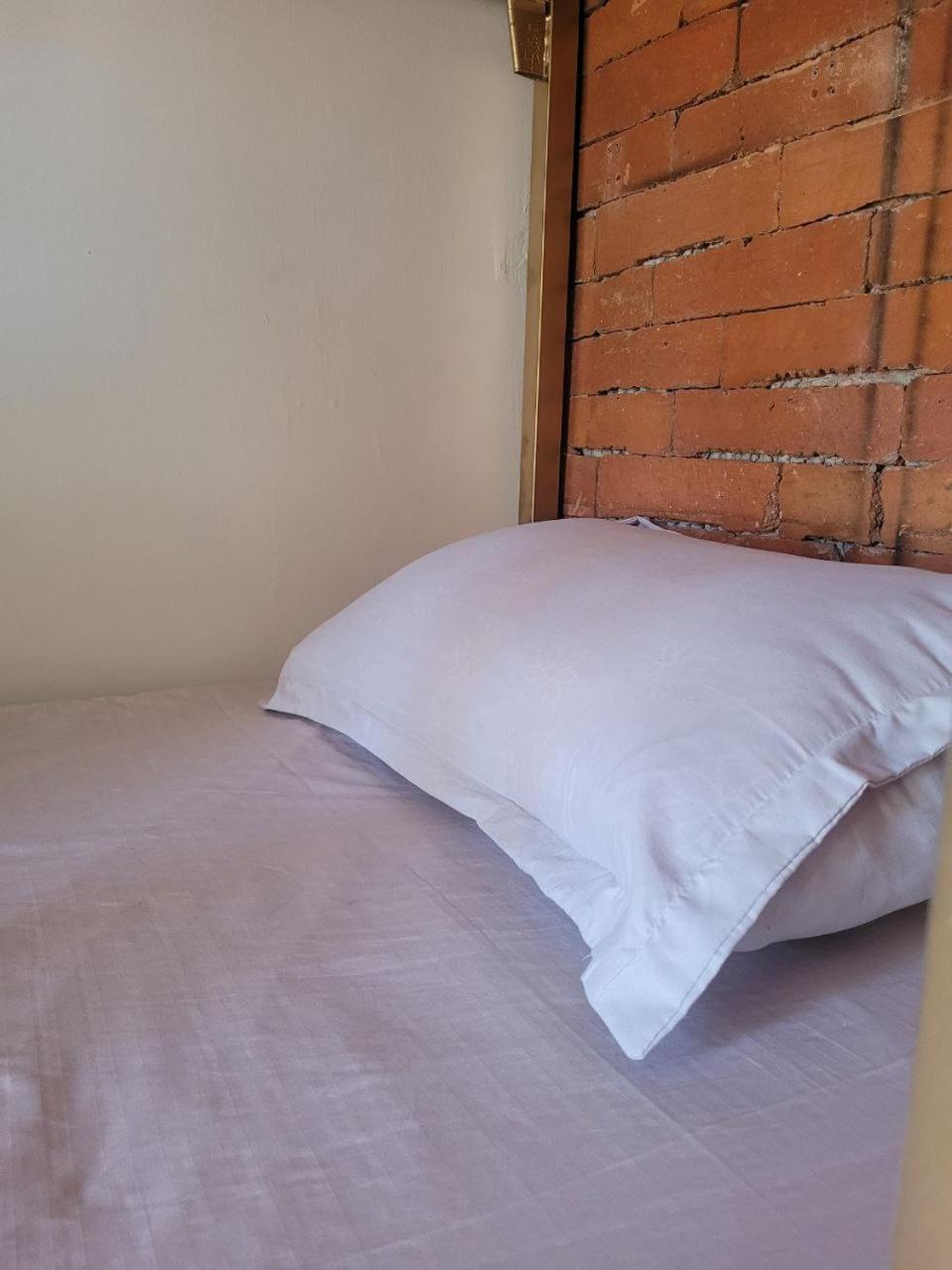 Friends Hostel Tbilisi Esterno foto